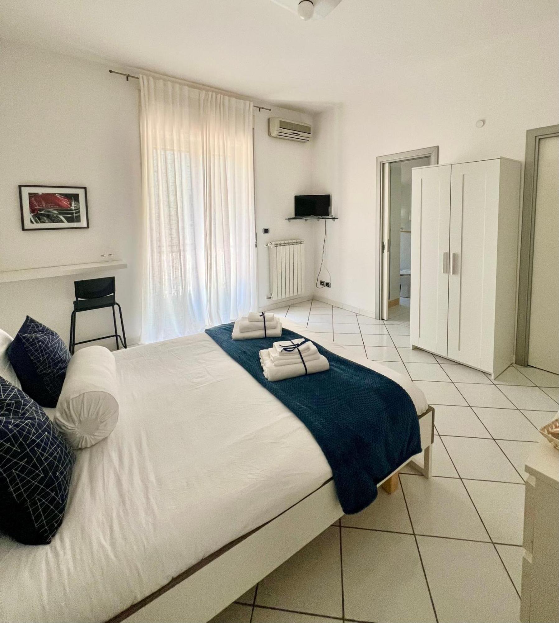 Suite 84 Holiday Home Salerno Exteriör bild